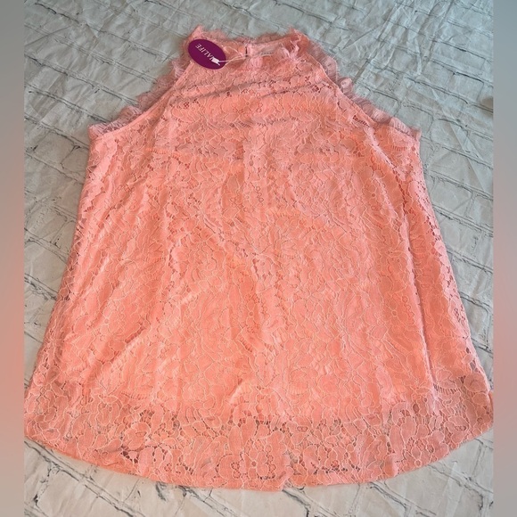 Peach-colored Halife Lace Halter Top with a Keyhole Back Design NWT - Picture 2 of 8